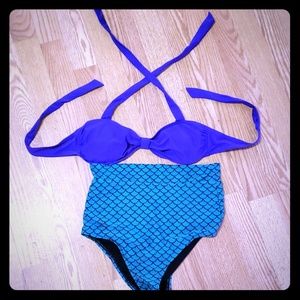 Women's swim suit